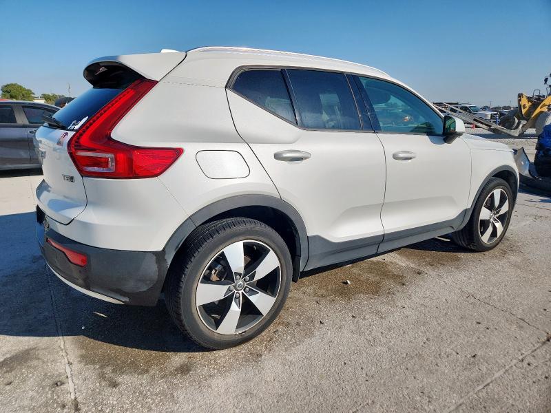 2021 VOLVO XC40 T5 MO - YV4162UK0M2447154