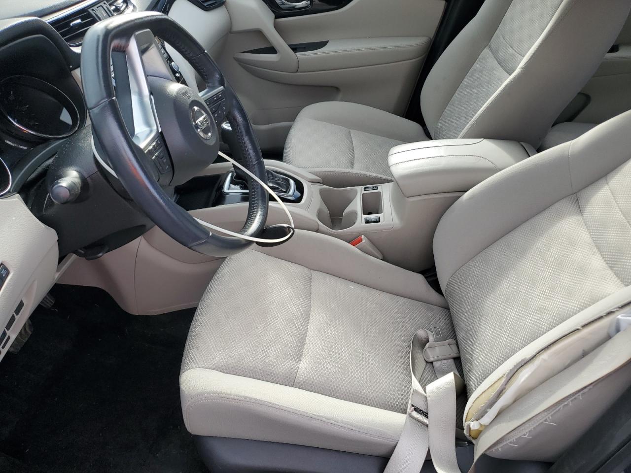 NISSAN ROGUE SPORT S