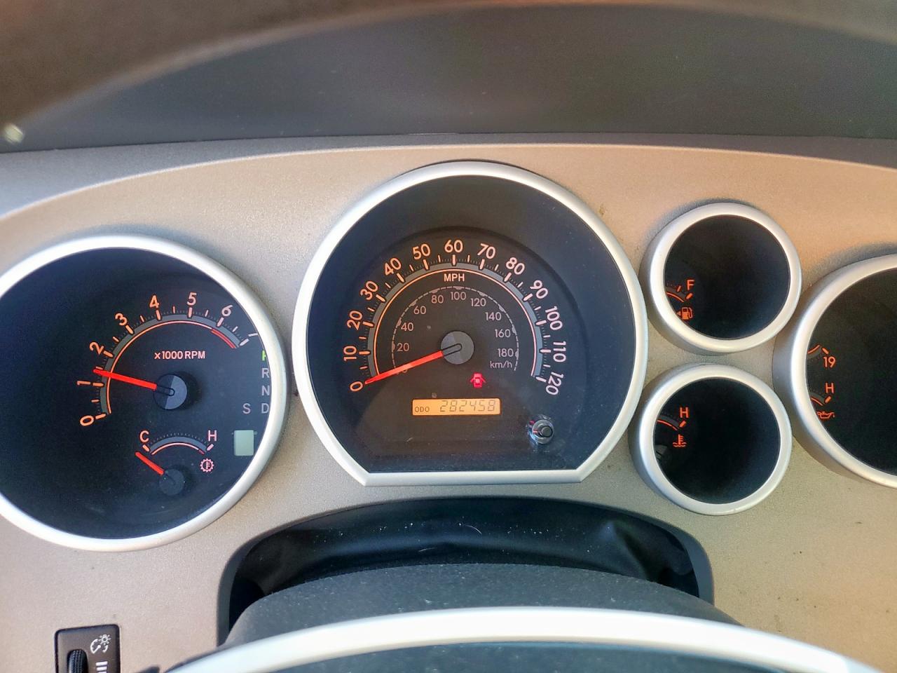 TOYOTA TUNDRA CREWMAX SR5