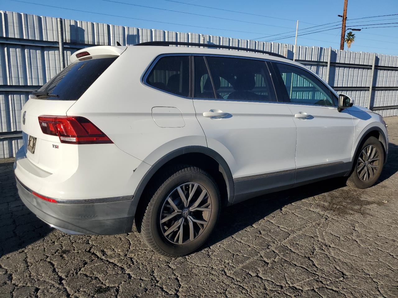 VOLKSWAGEN TIGUAN SE