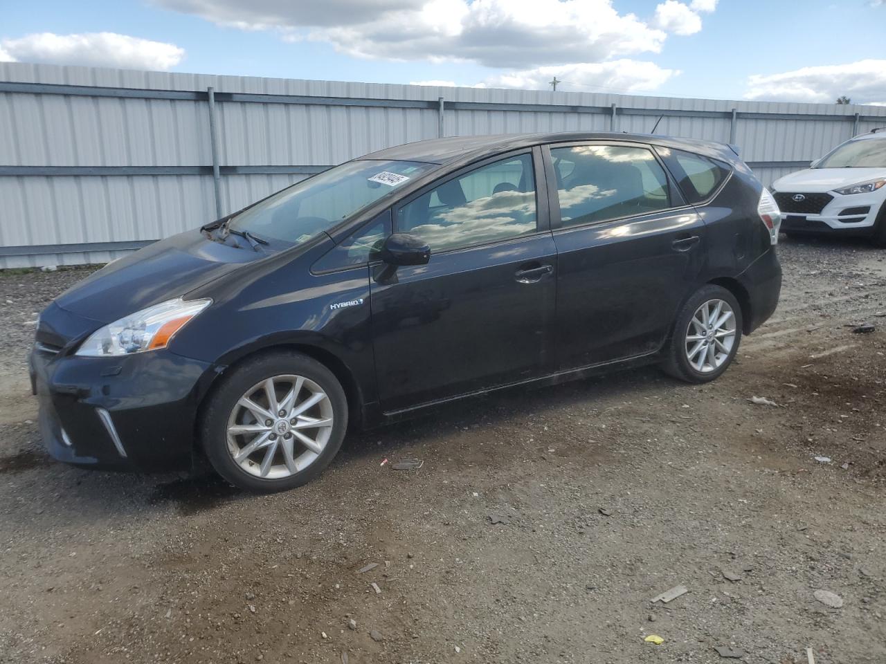 TOYOTA PRIUS V