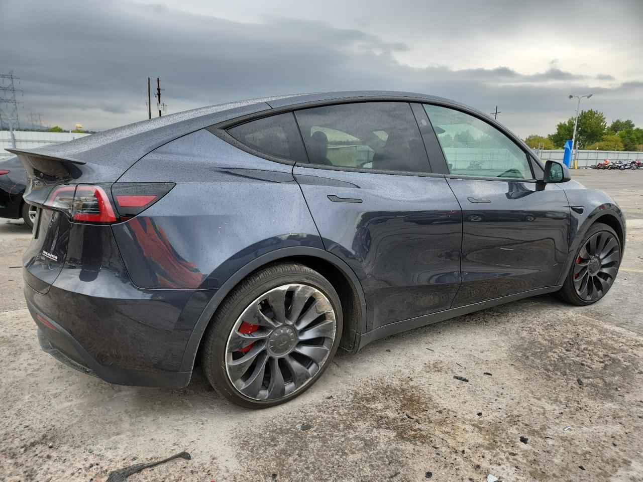 TESLA MODEL Y