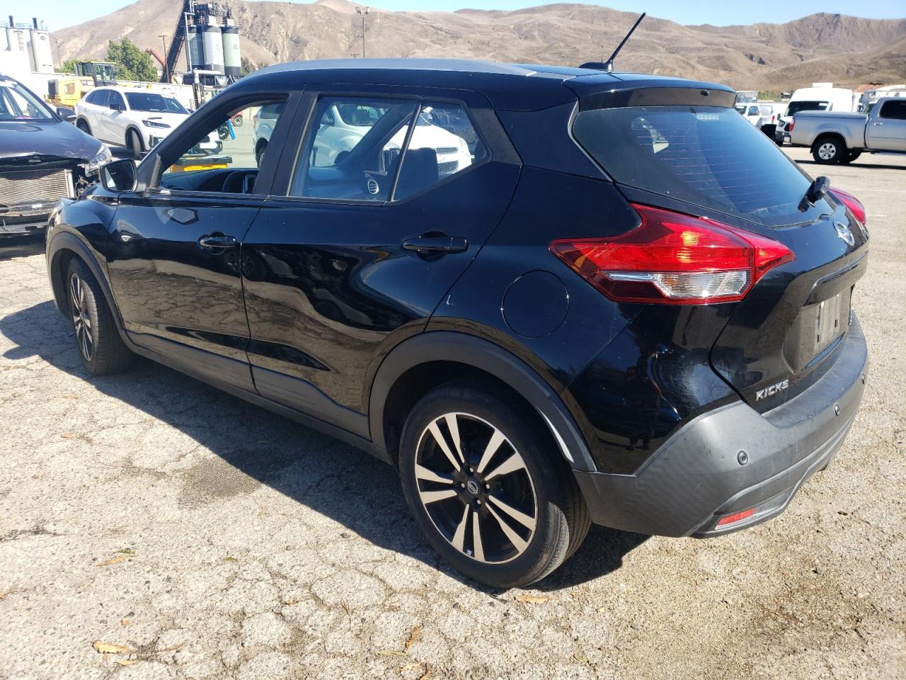 NISSAN KICKS SV