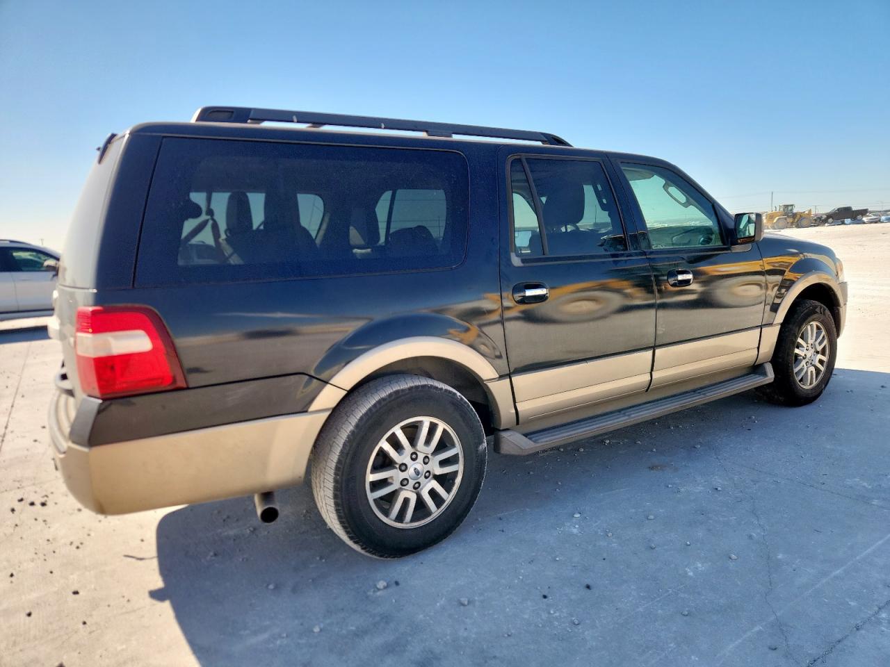 FORD EXPEDITION EL XLT