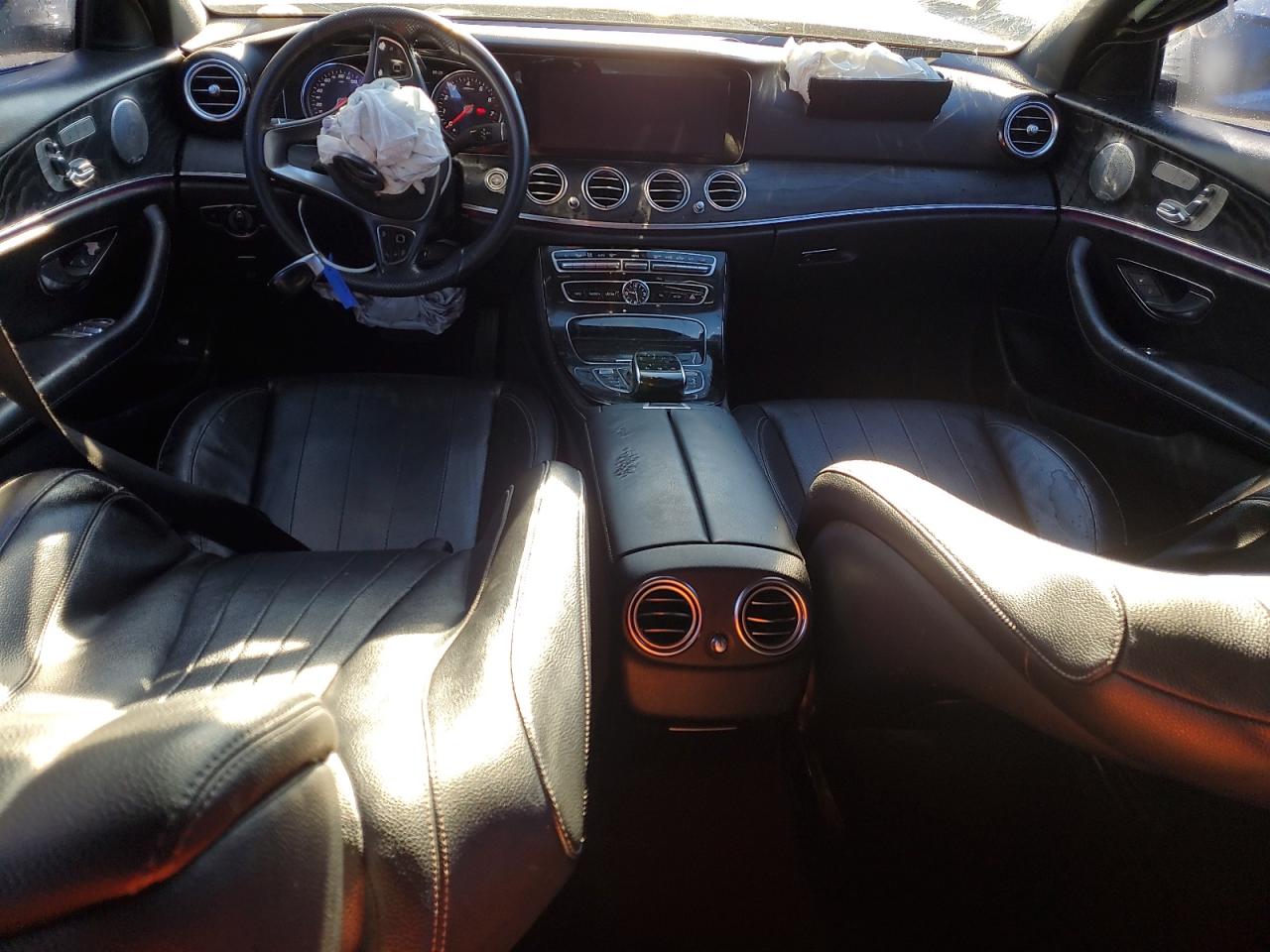 MERCEDES-BENZ E-CLASS 300