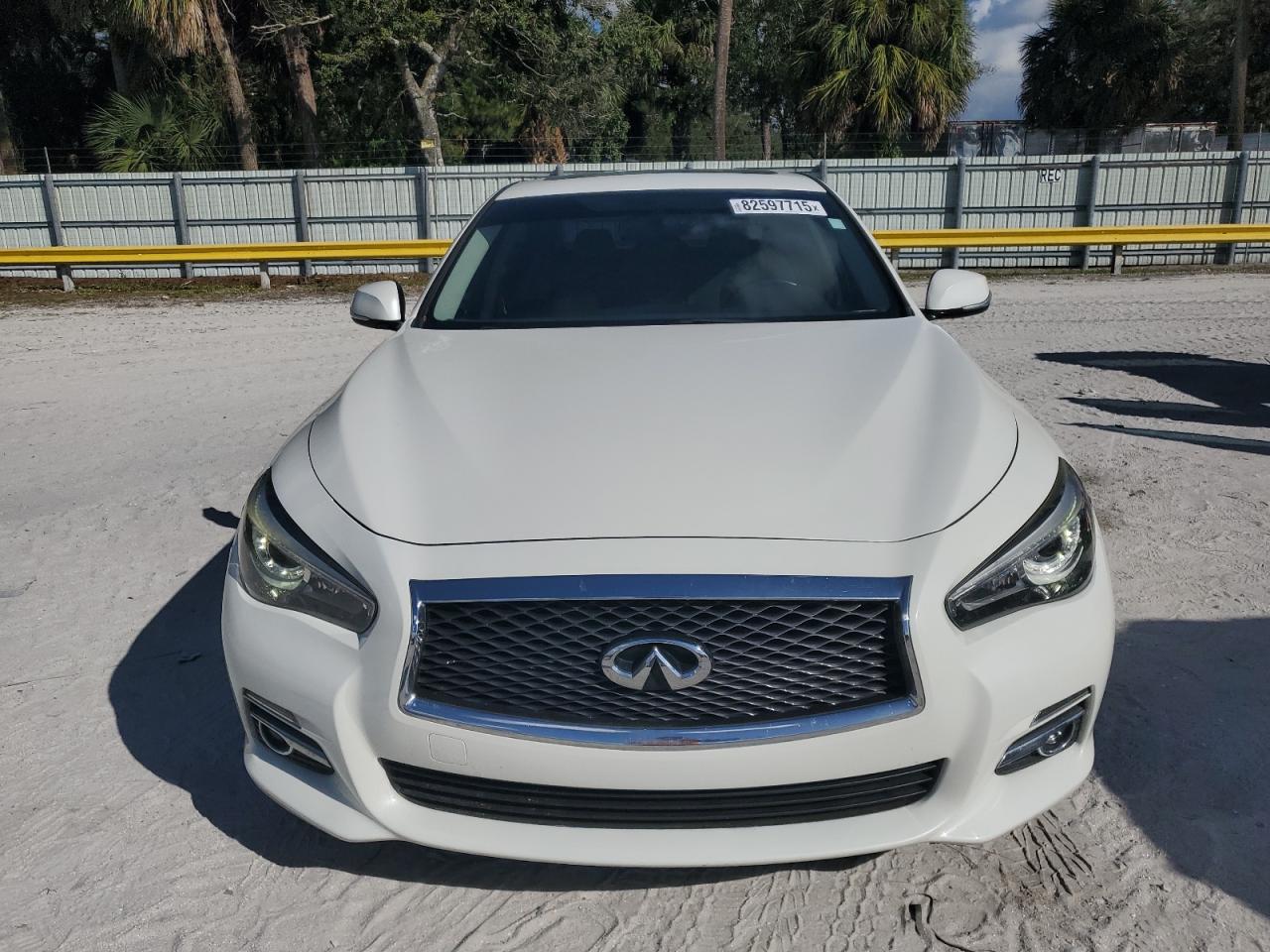 INFINITI Q50 PREMIUM