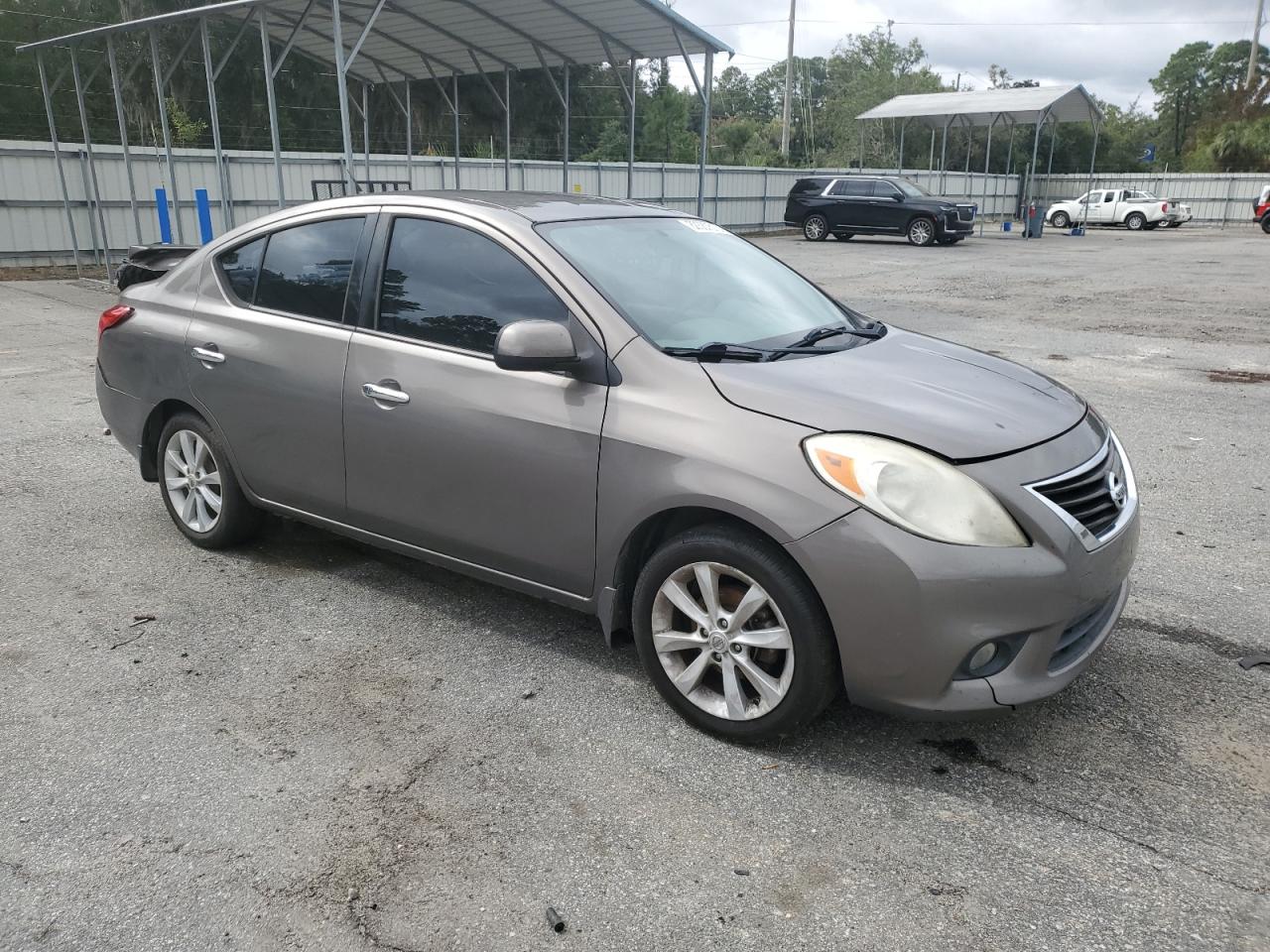 NISSAN VERSA S