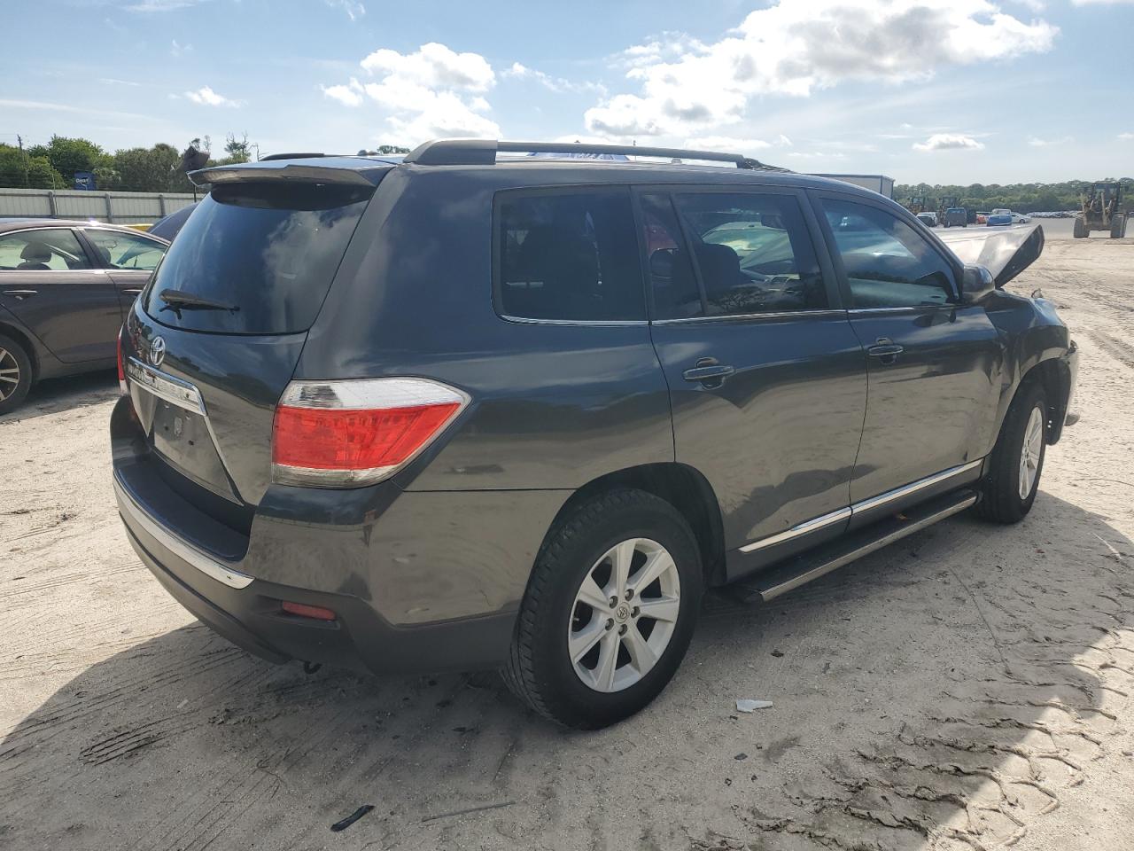 TOYOTA HIGHLANDER BASE