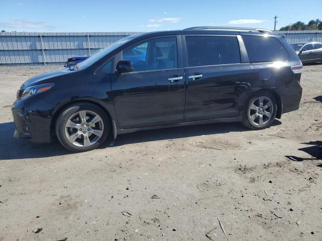 TOYOTA SIENNA SE