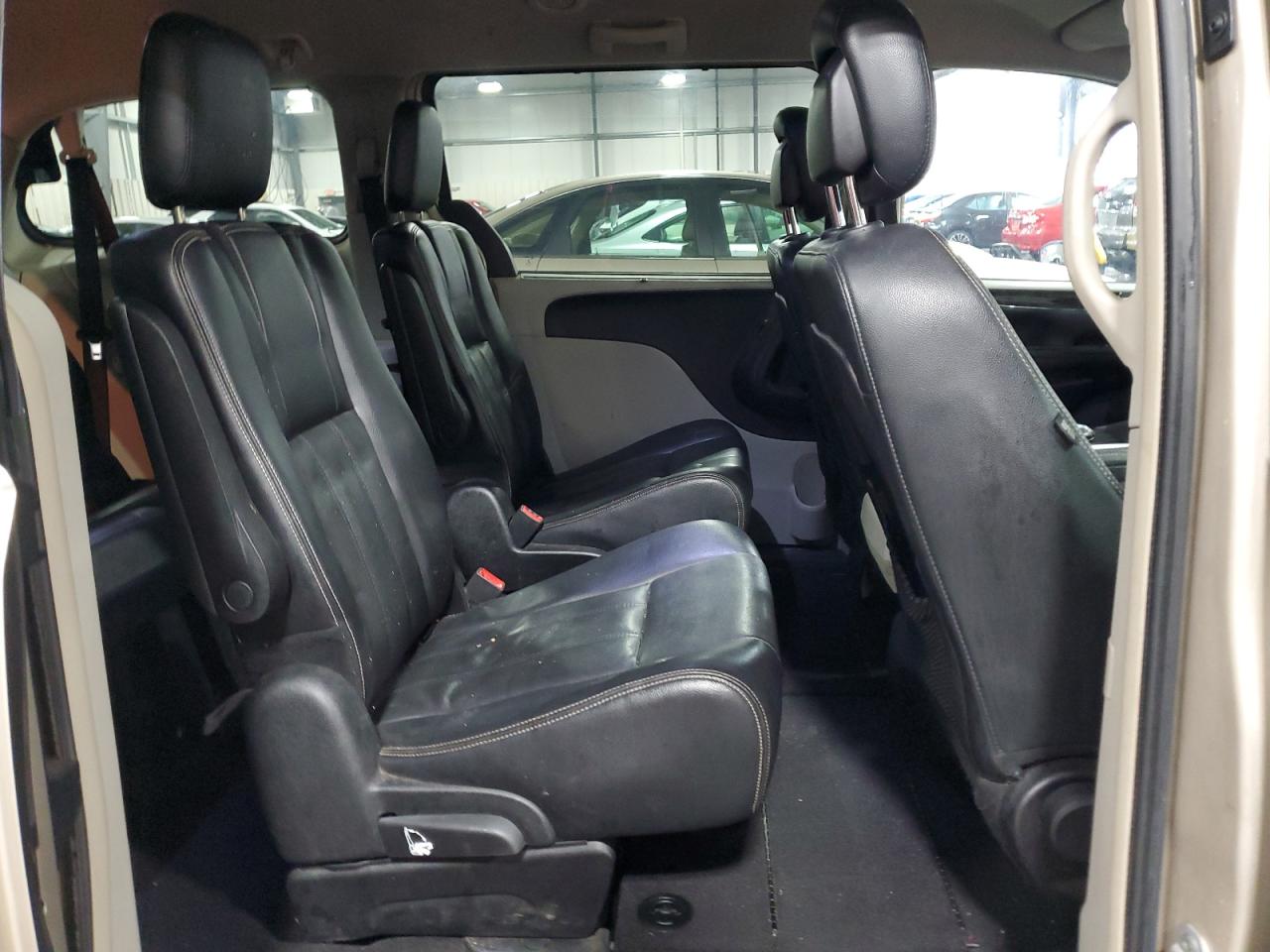 CHRYSLER TOWN & COUNTRY TOURING