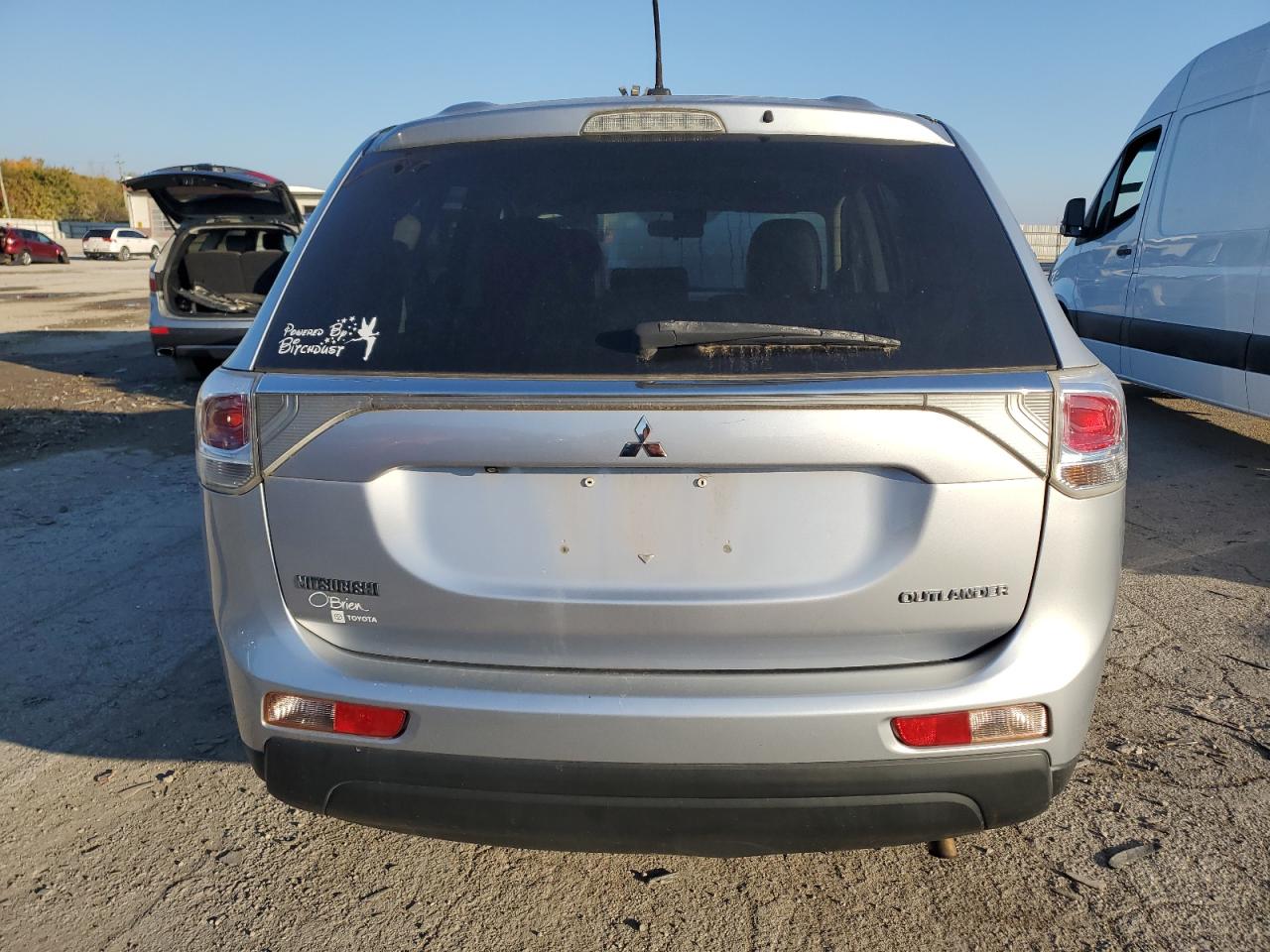 MITSUBISHI OUTLANDER SE