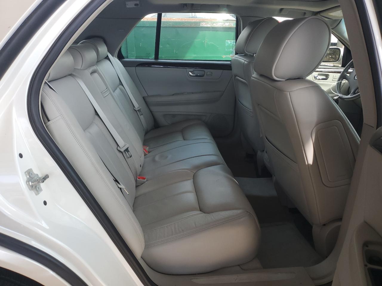 CADILLAC DTS LUXURY COLLECTION