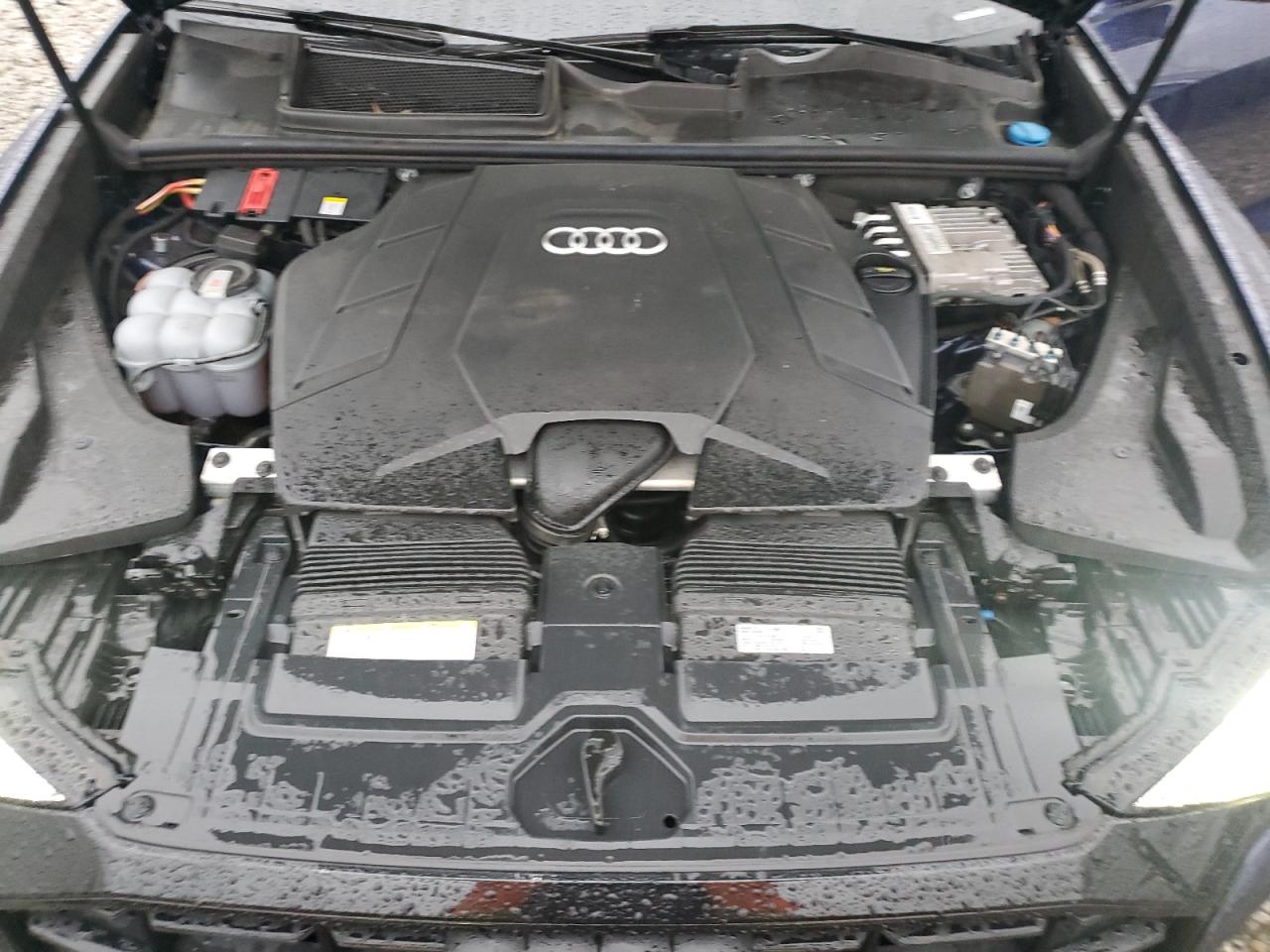 AUDI Q8 PREMIUM PLUS S-LINE