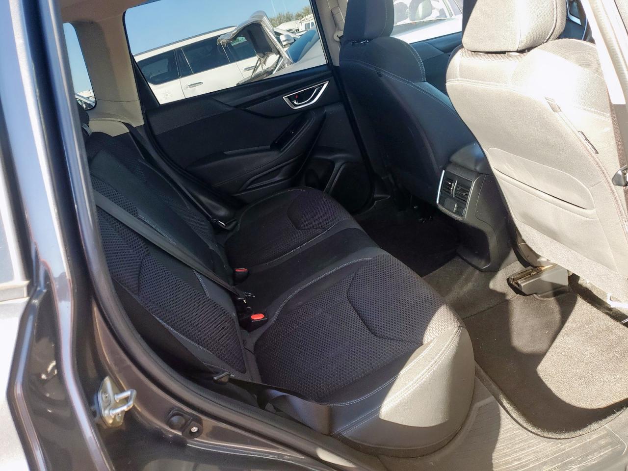 SUBARU FORESTER PREMIUM