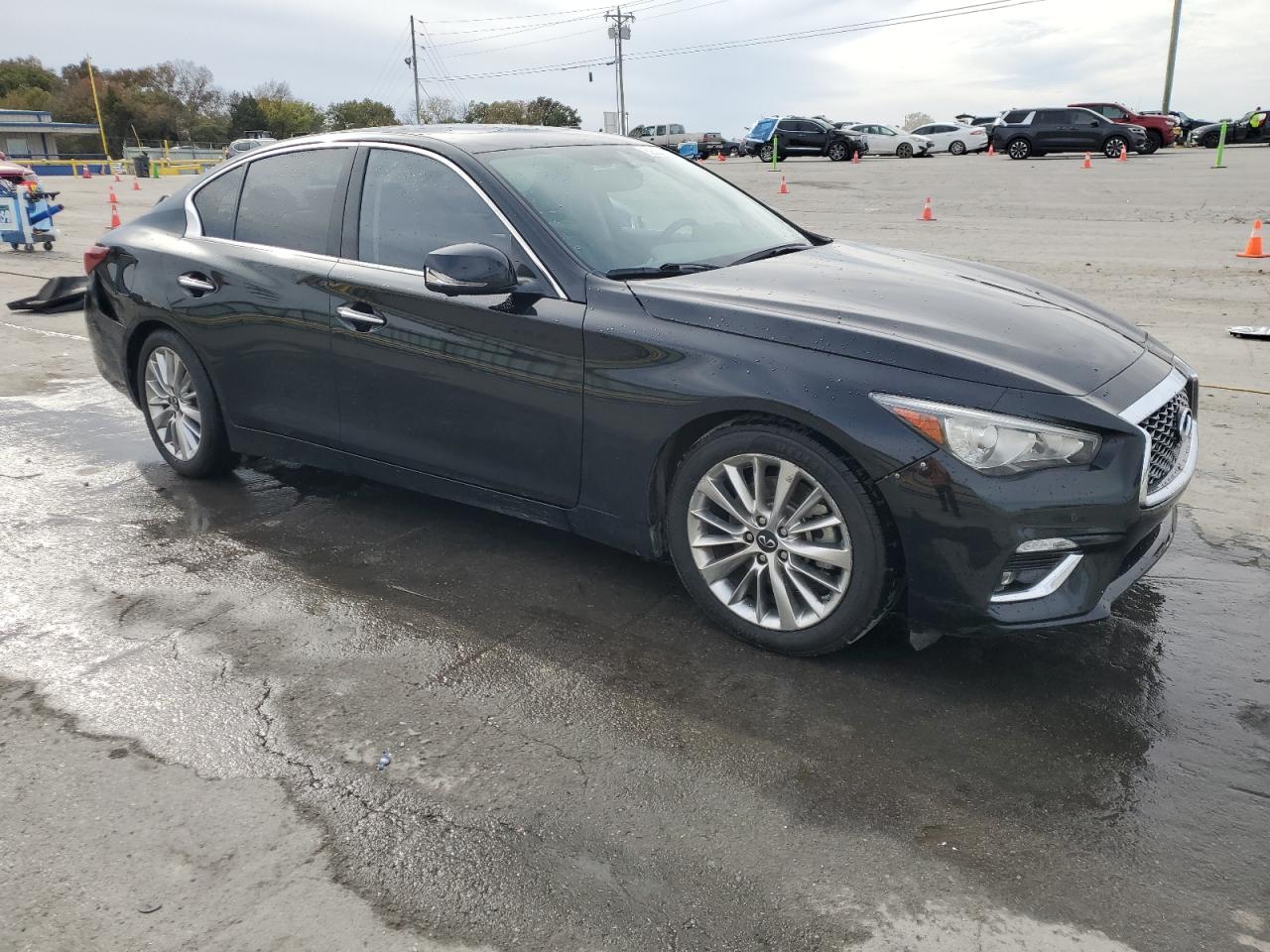 INFINITI Q50 LUXE