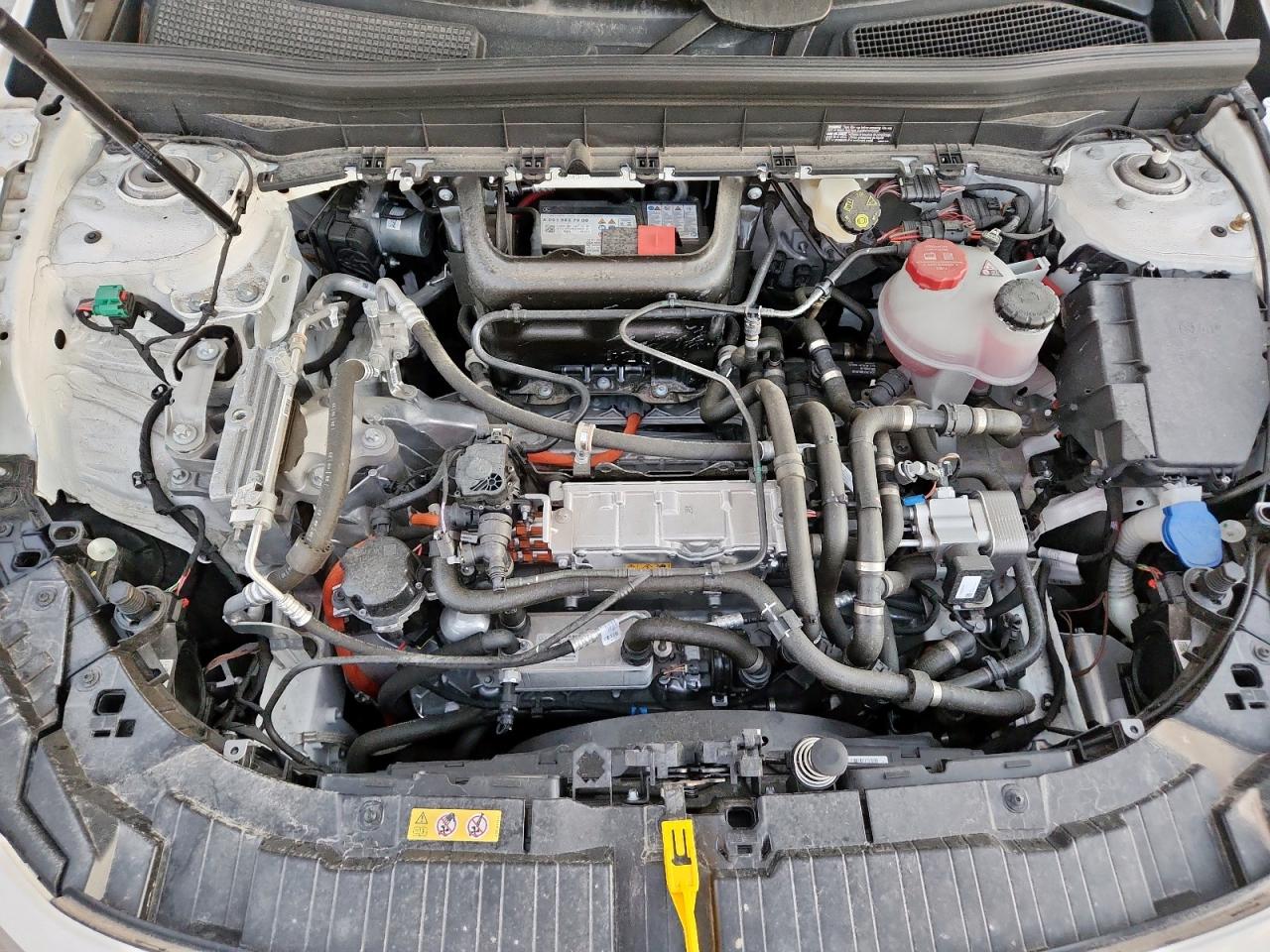 MERCEDES-BENZ EQB 300 4MATIC