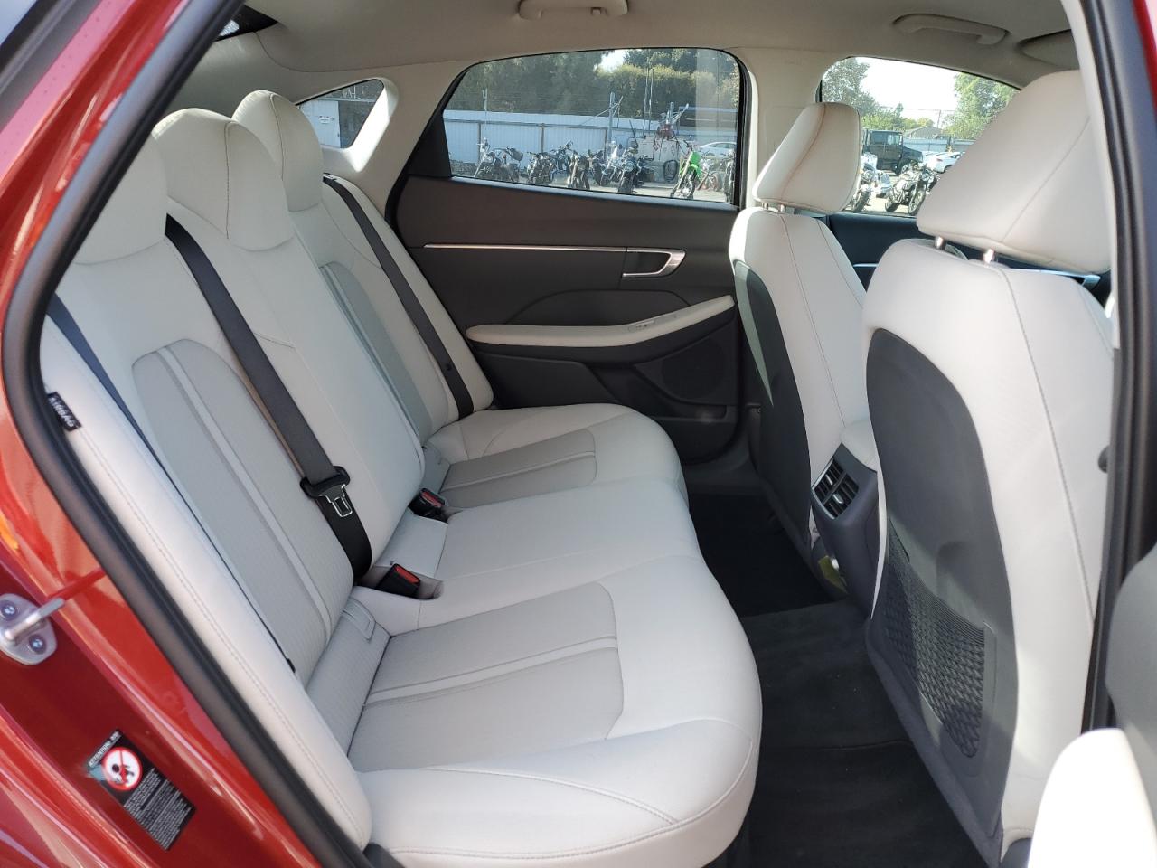 HYUNDAI SONATA HYBRID