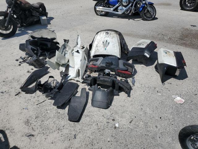 2024 CAN-AM SPYDER ROADSTER RT 2BXNBDD27RV003815