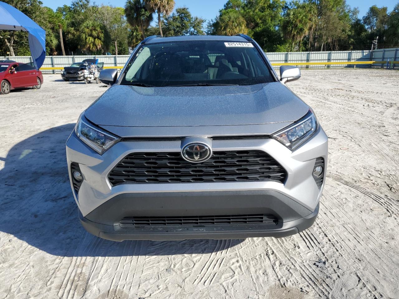 TOYOTA RAV4 XLE PREMIUM