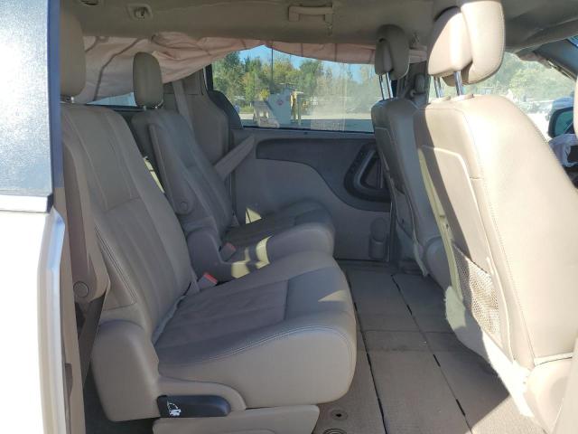 2014 CHRYSLER TOWN & COU - 2C4RC1CG1ER453439