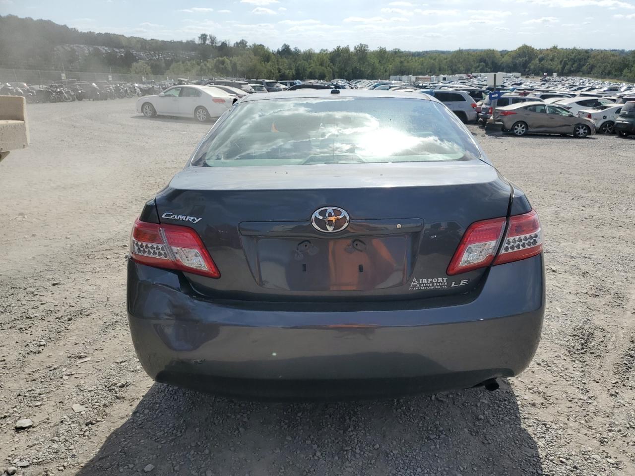 TOYOTA CAMRY BASE