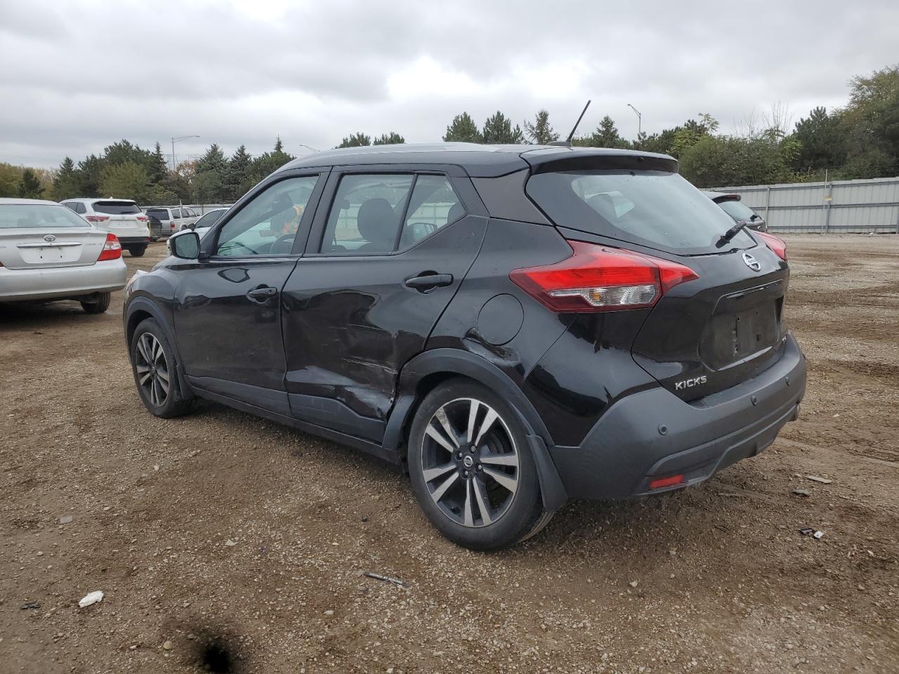 NISSAN KICKS SV