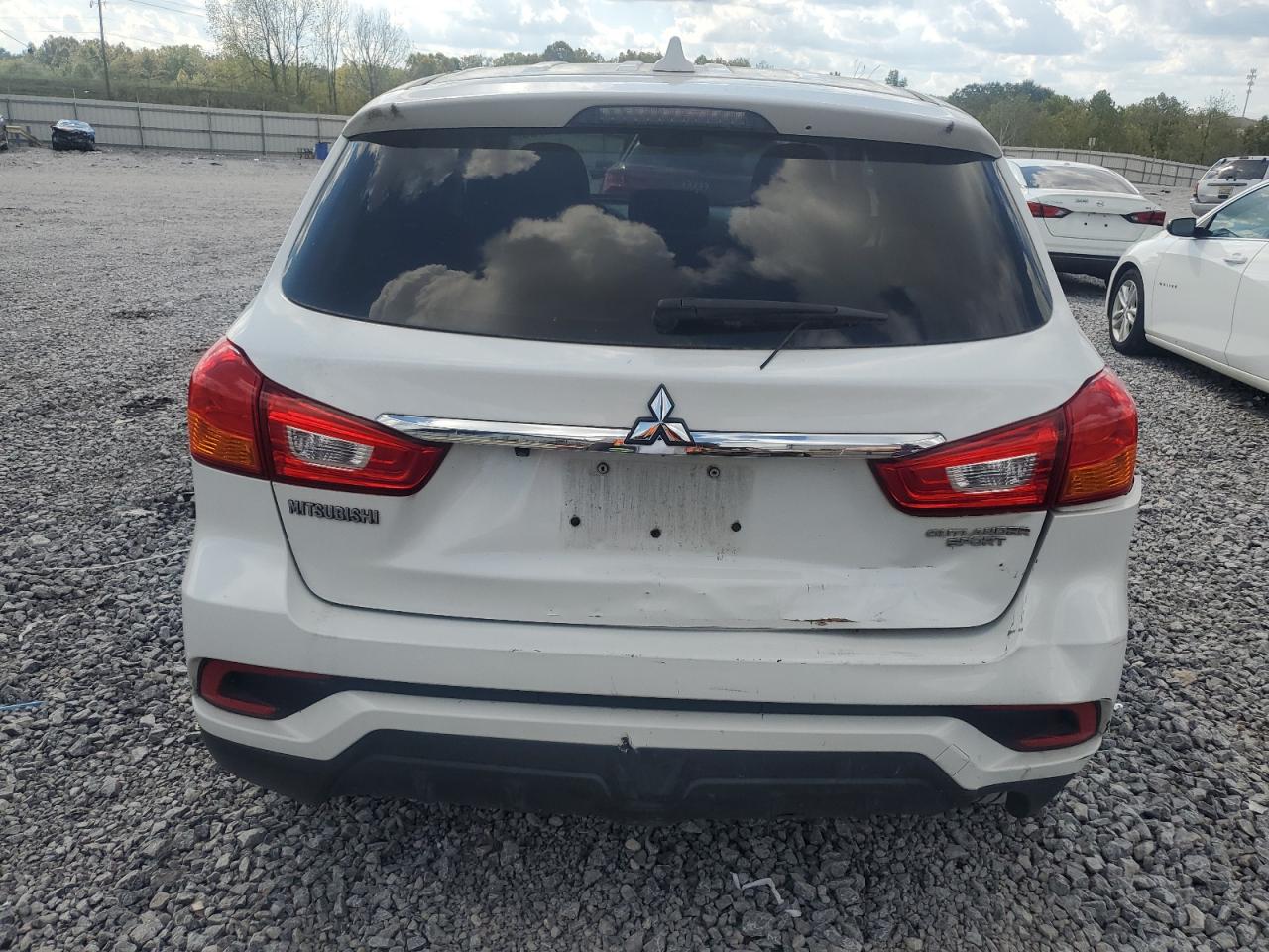 MITSUBISHI OUTLANDER ES