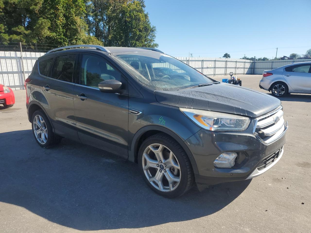 FORD ESCAPE TITANIUM