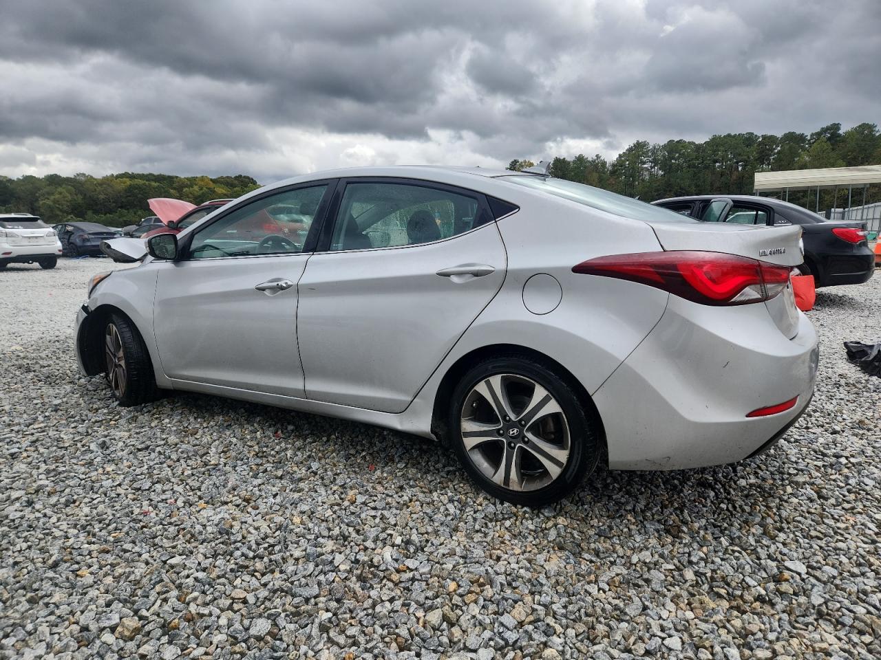 HYUNDAI ELANTRA SE