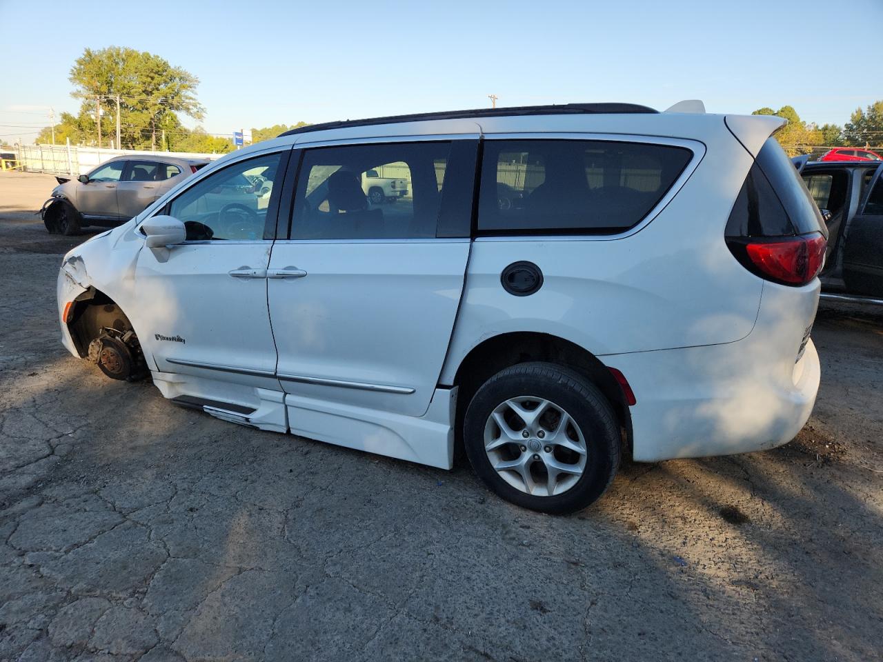 CHRYSLER PACIFICA TOURING L