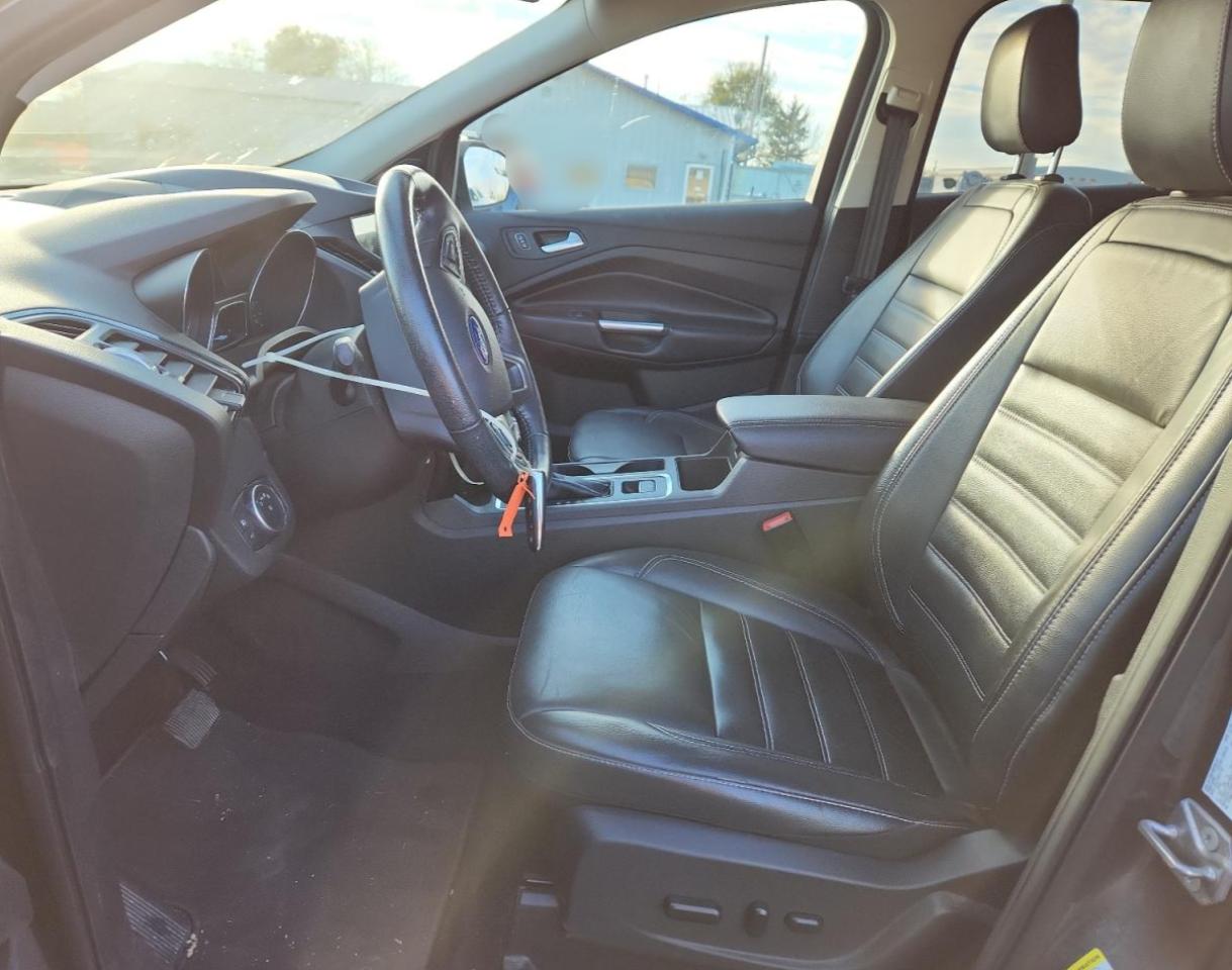 FORD ESCAPE TITANIUM