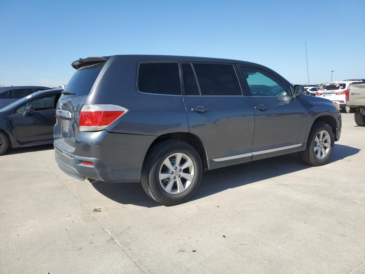 TOYOTA HIGHLANDER BASE