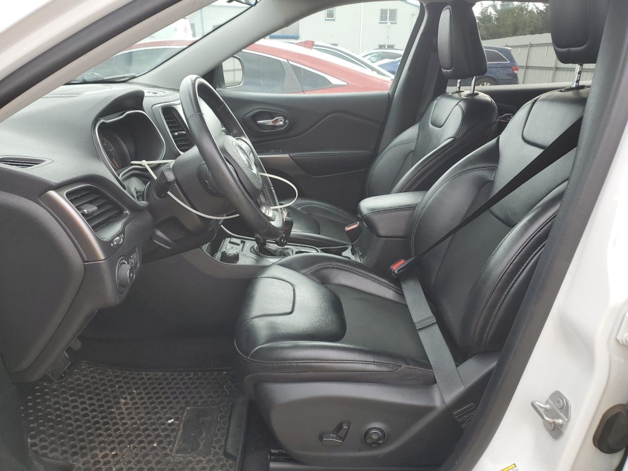 JEEP GRAND CHEROKEE LATITUDE PLUS