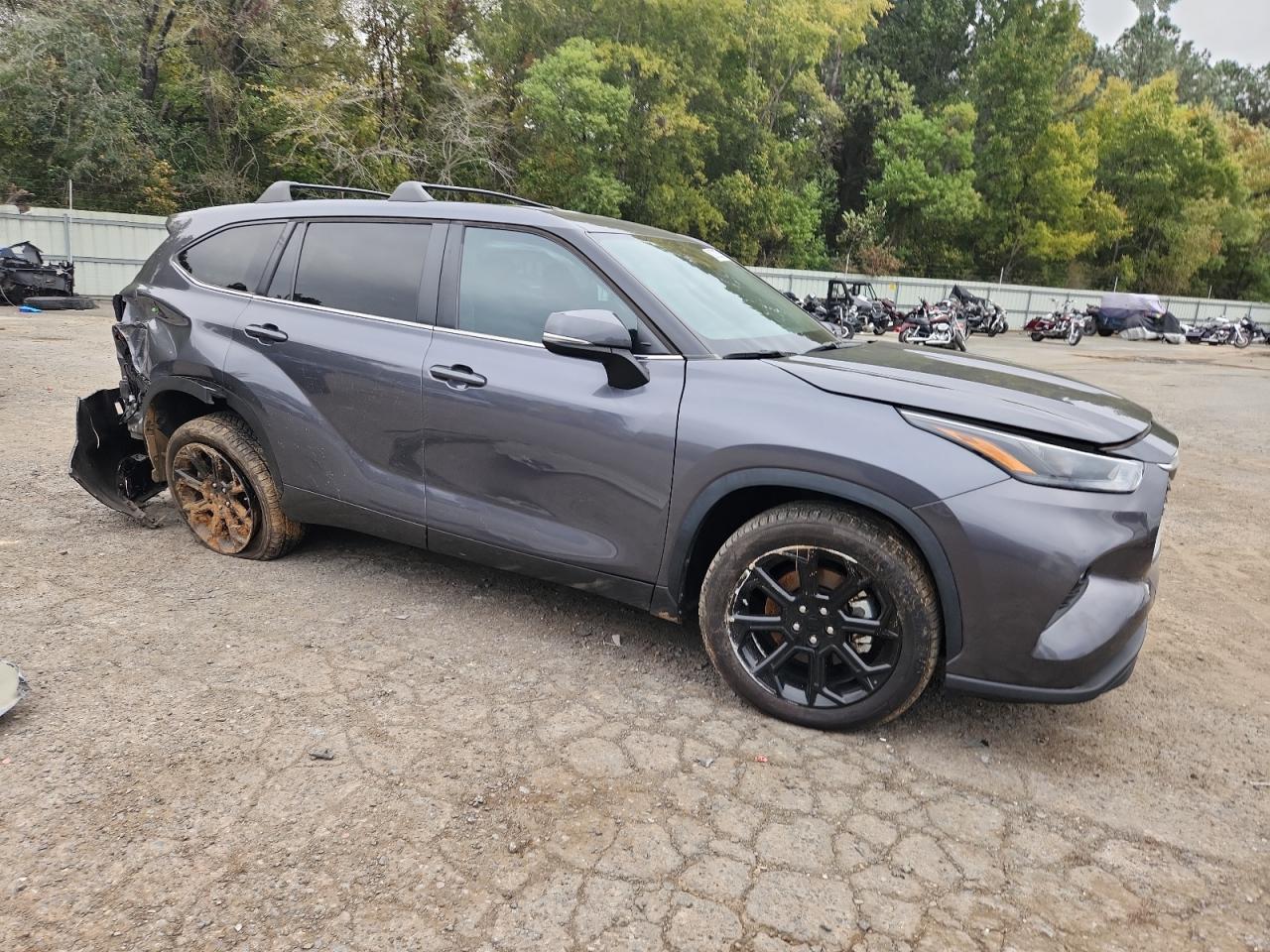Lot #3301792377 2023 TOYOTA HIGHLANDER