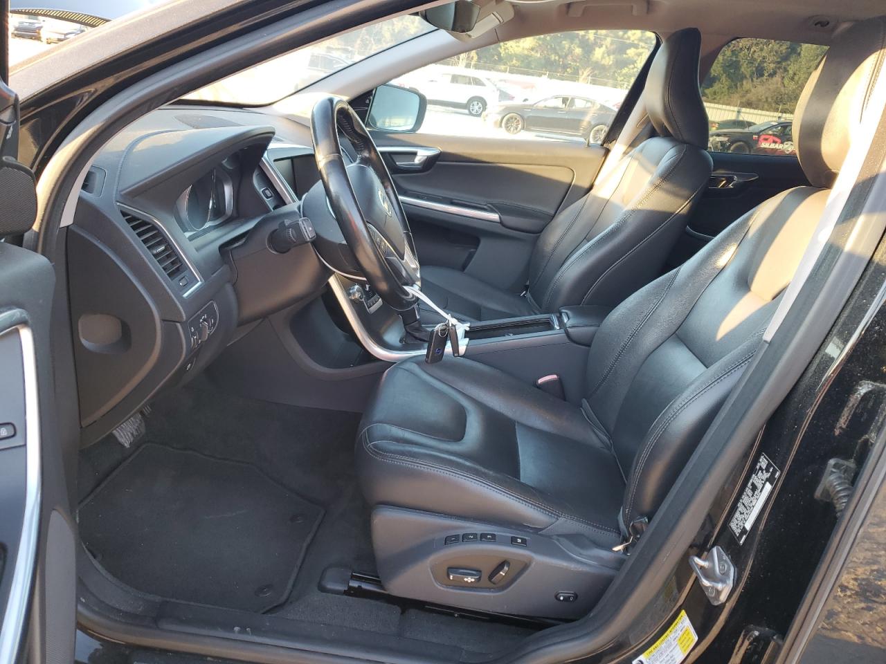 VOLVO XC60 T5 PLATINUM