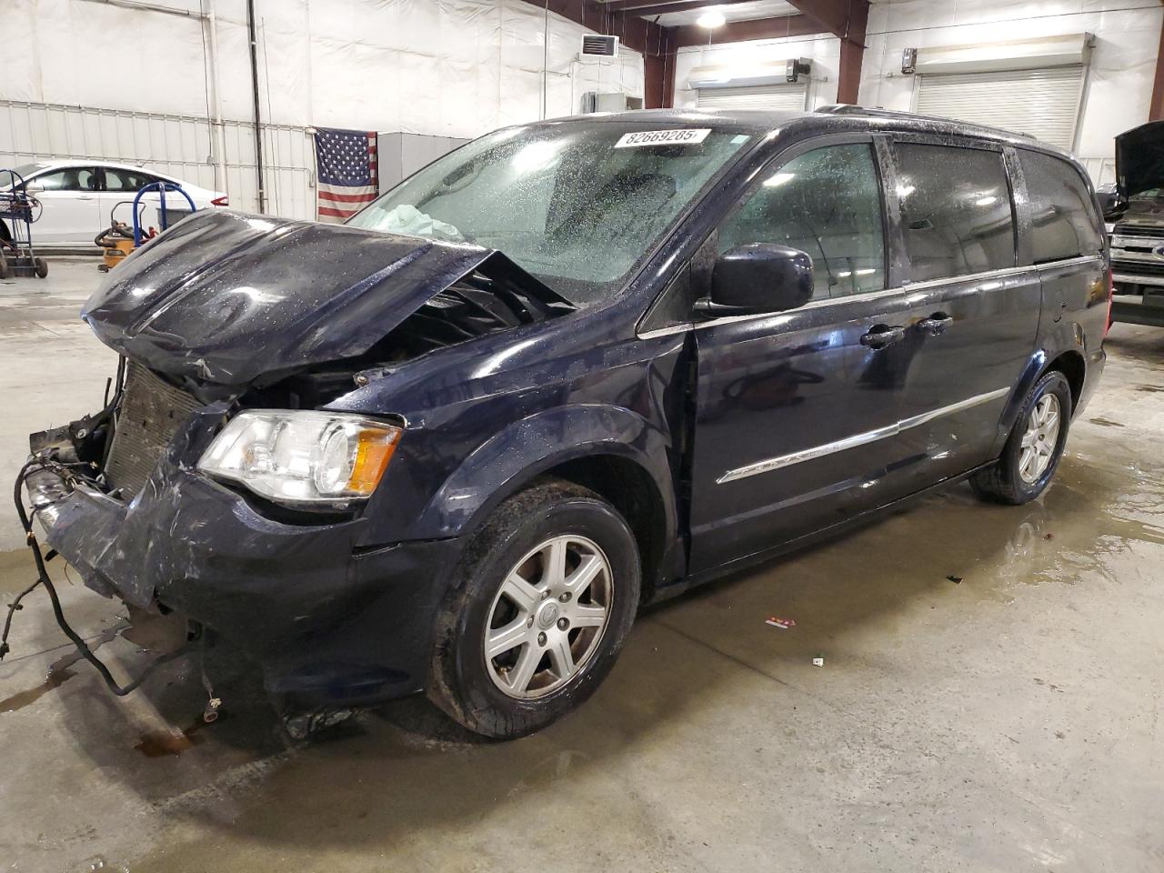 Lot #3280462129 2011 CHRYSLER TOWN & COU