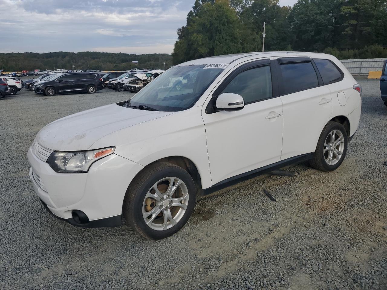  Salvage Mitsubishi Outlander