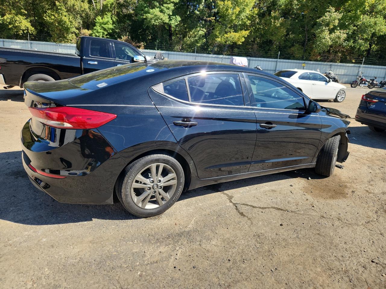 HYUNDAI ELANTRA SE