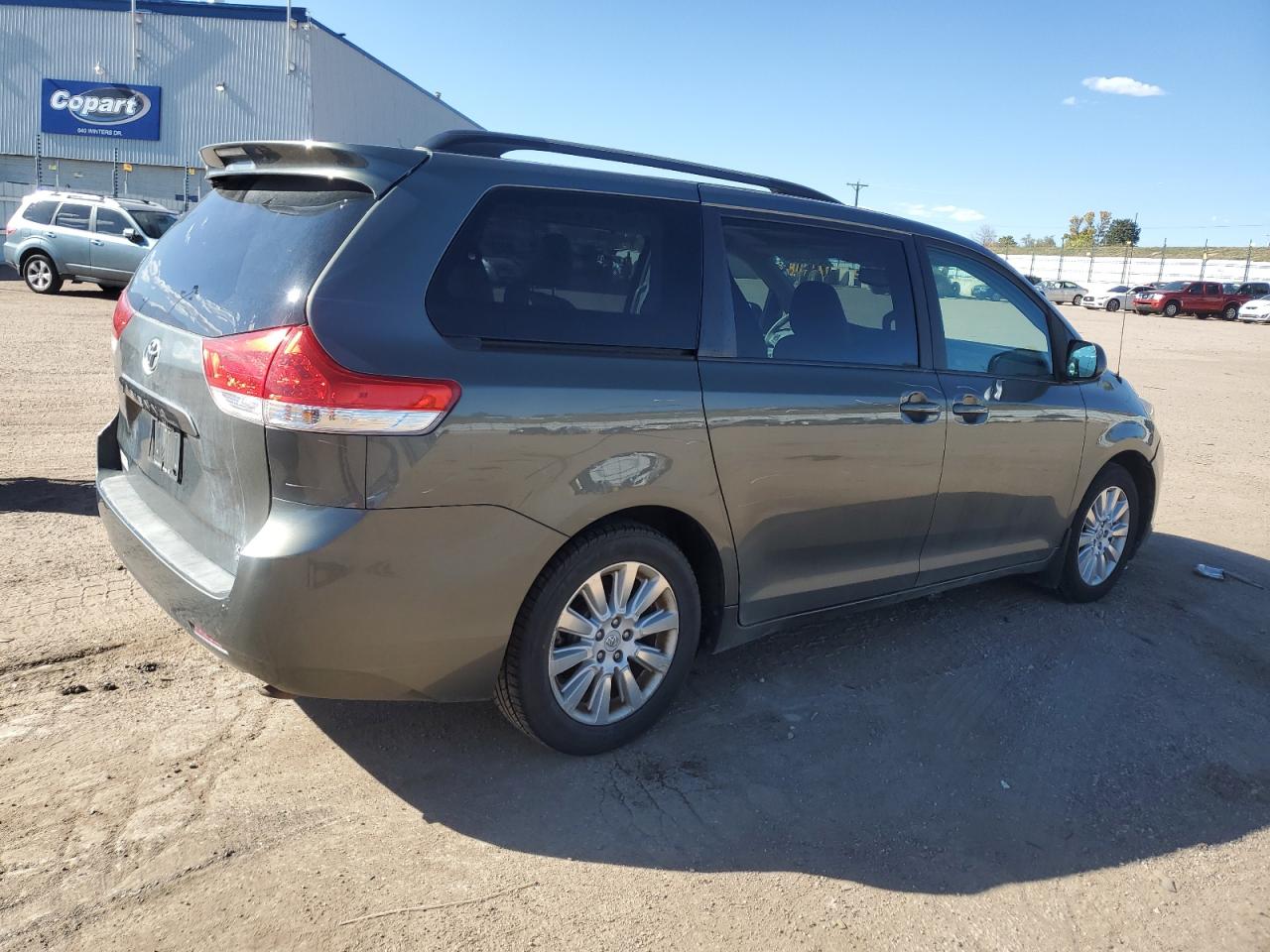 TOYOTA SIENNA XLE