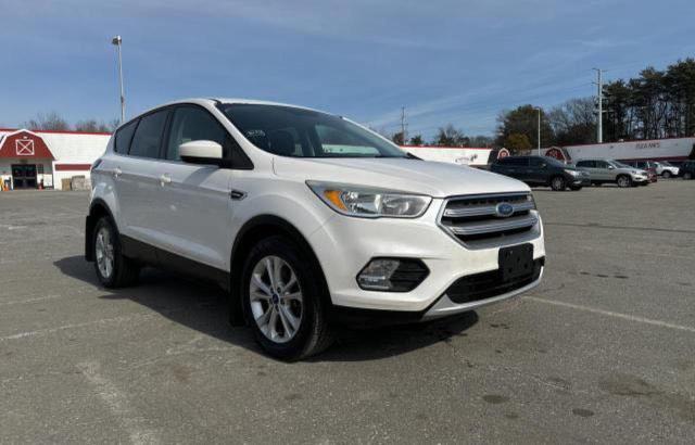 Global Auto Auctions: 2017 FORD ESCAPE SE