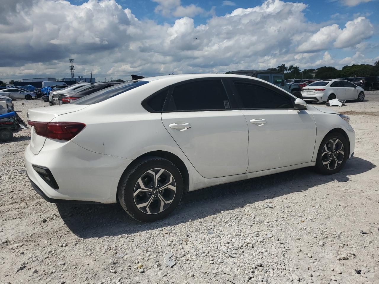 KIA FORTE FE