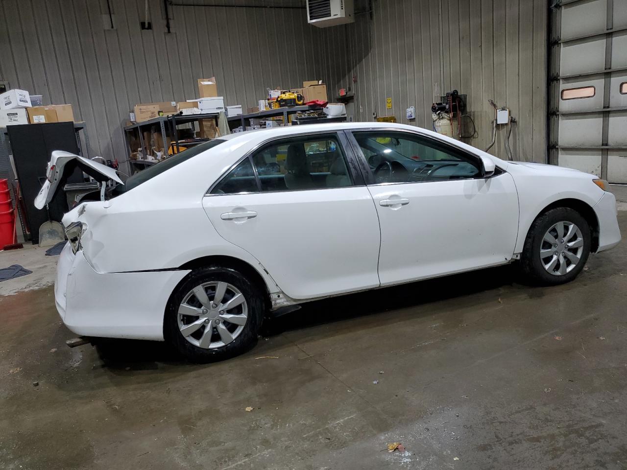 TOYOTA CAMRY BASE