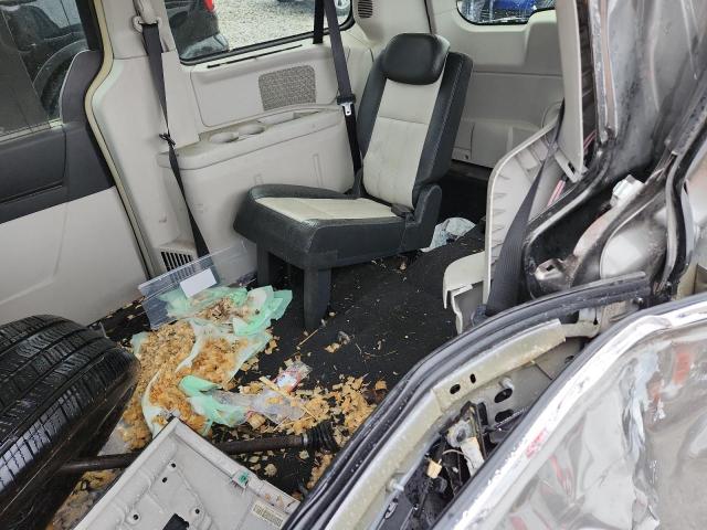 2010 CHRYSLER TOWN & COU - 2A4RR8D10AR392915