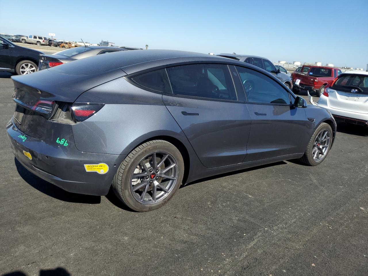 TESLA MODEL 3