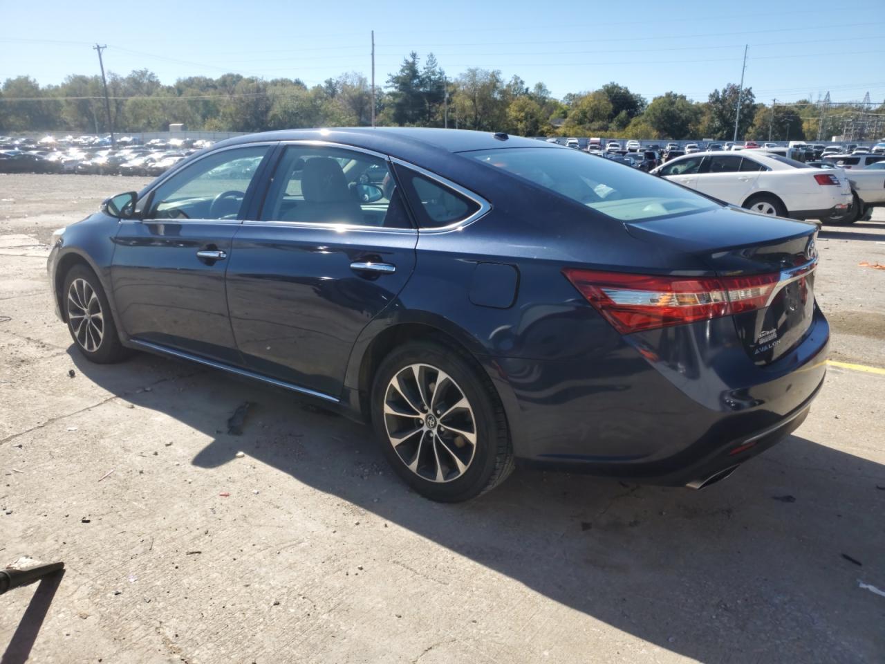 TOYOTA AVALON XLE