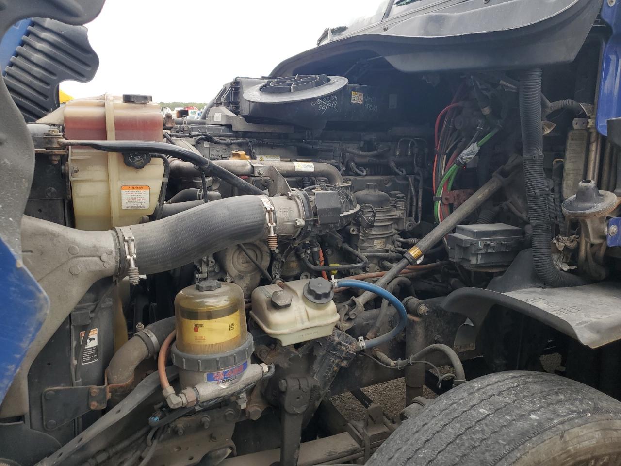 Lot #3259470114 2018 FREIGHTLINER CASCADIA 1