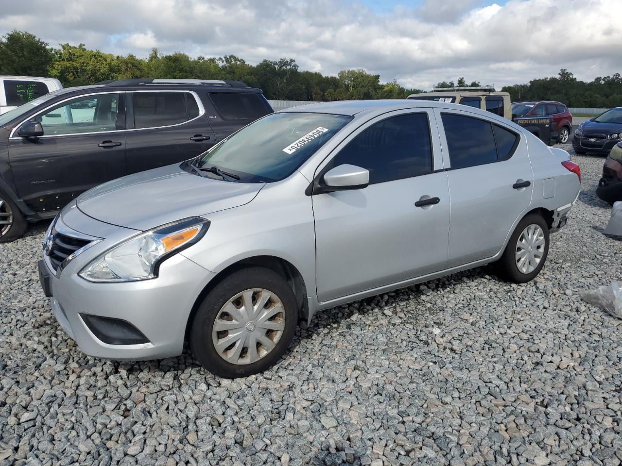 NISSAN VERSA S
