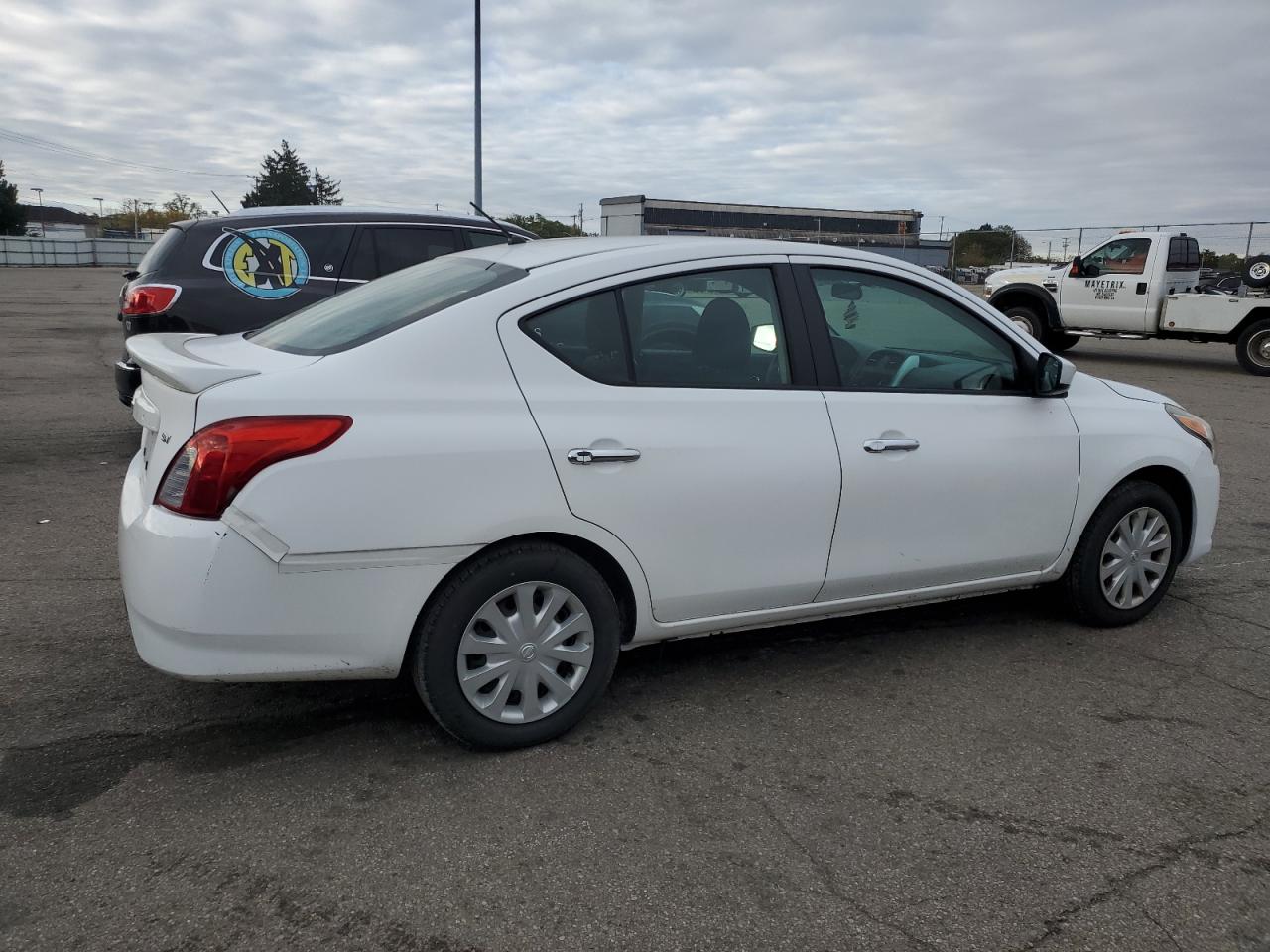 NISSAN VERSA S