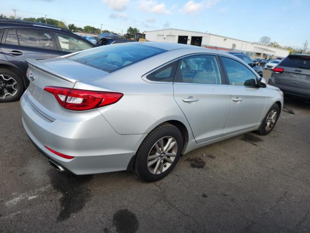 2015 HYUNDAI SONATA SE 5NPE24AF3FH170259