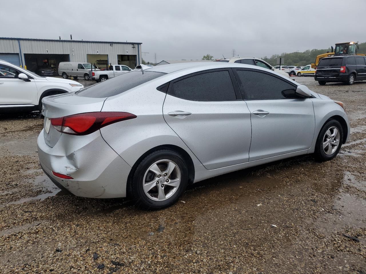 HYUNDAI ELANTRA SE